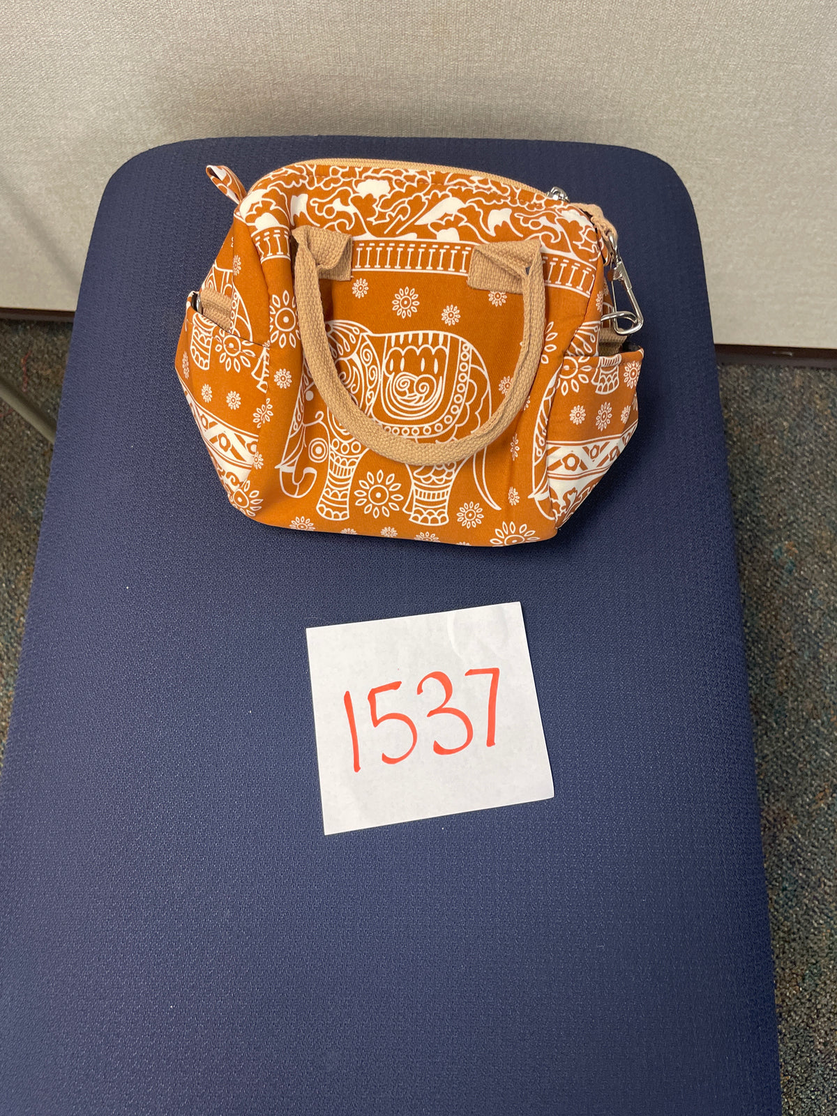 1537-Chinrada Maru Pillow Bag