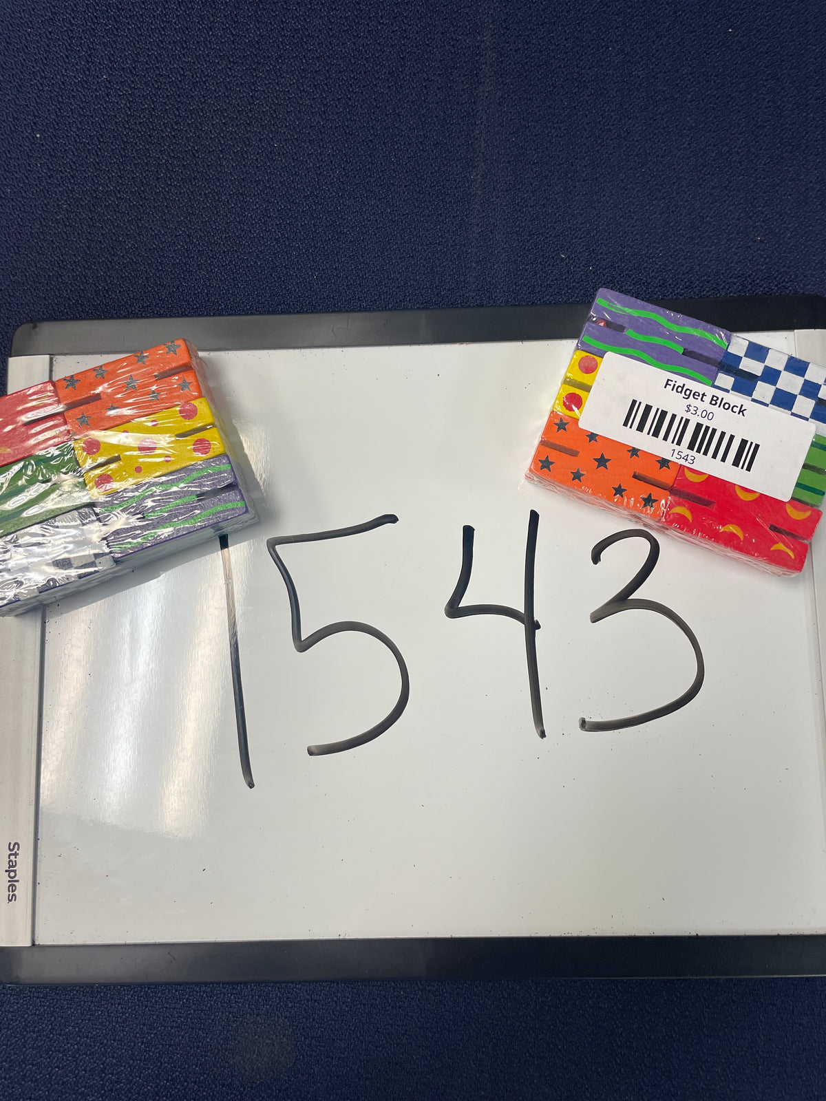 1543-Fidget Block