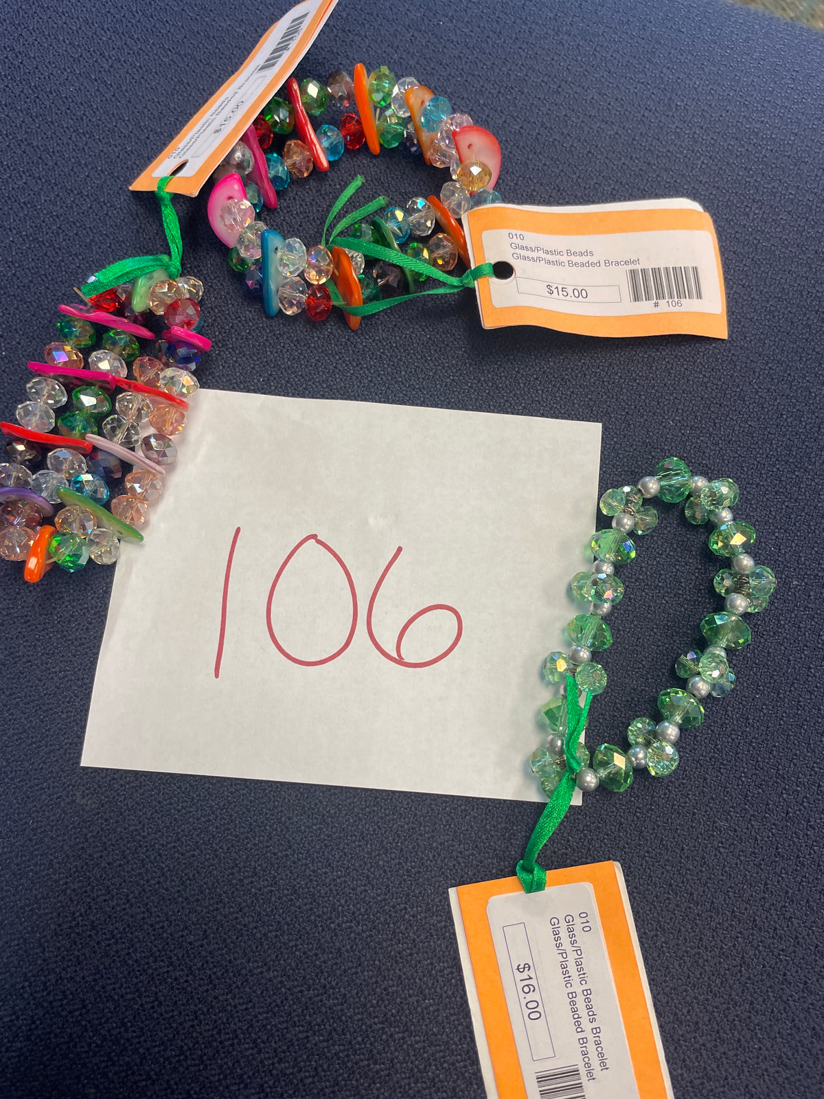 00106-Glass/Plastic Beads Bracelet