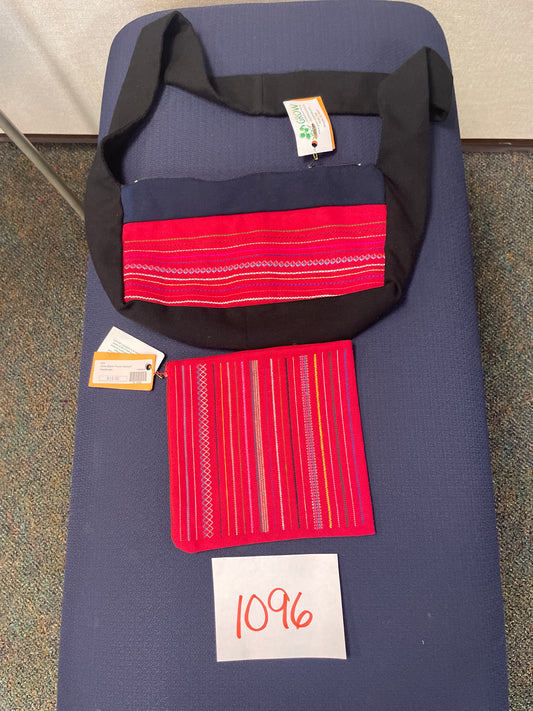 1096-Akha Zipper Pouch Medium