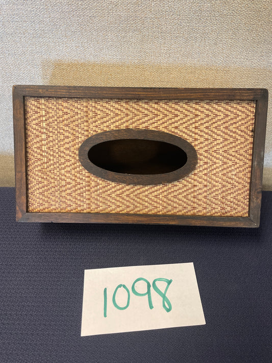 1098-Tissue Box Holder