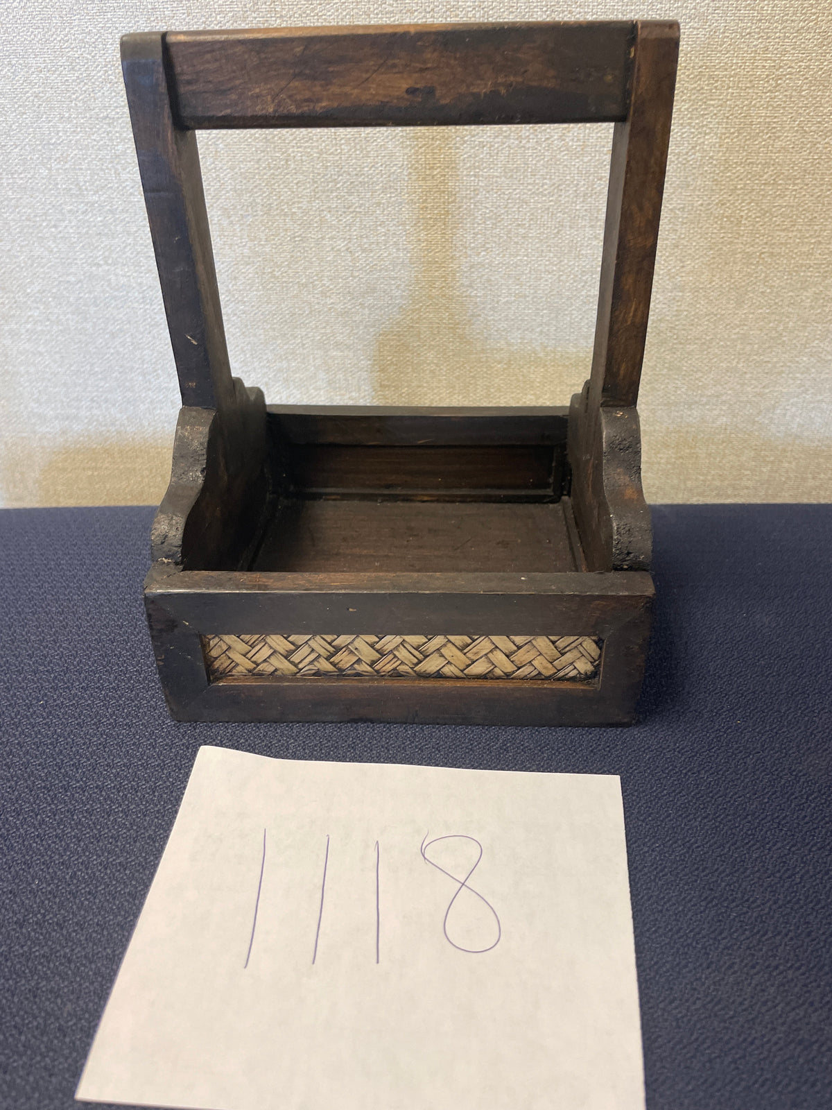 1118-Sm Wooden Basket w/ Handle