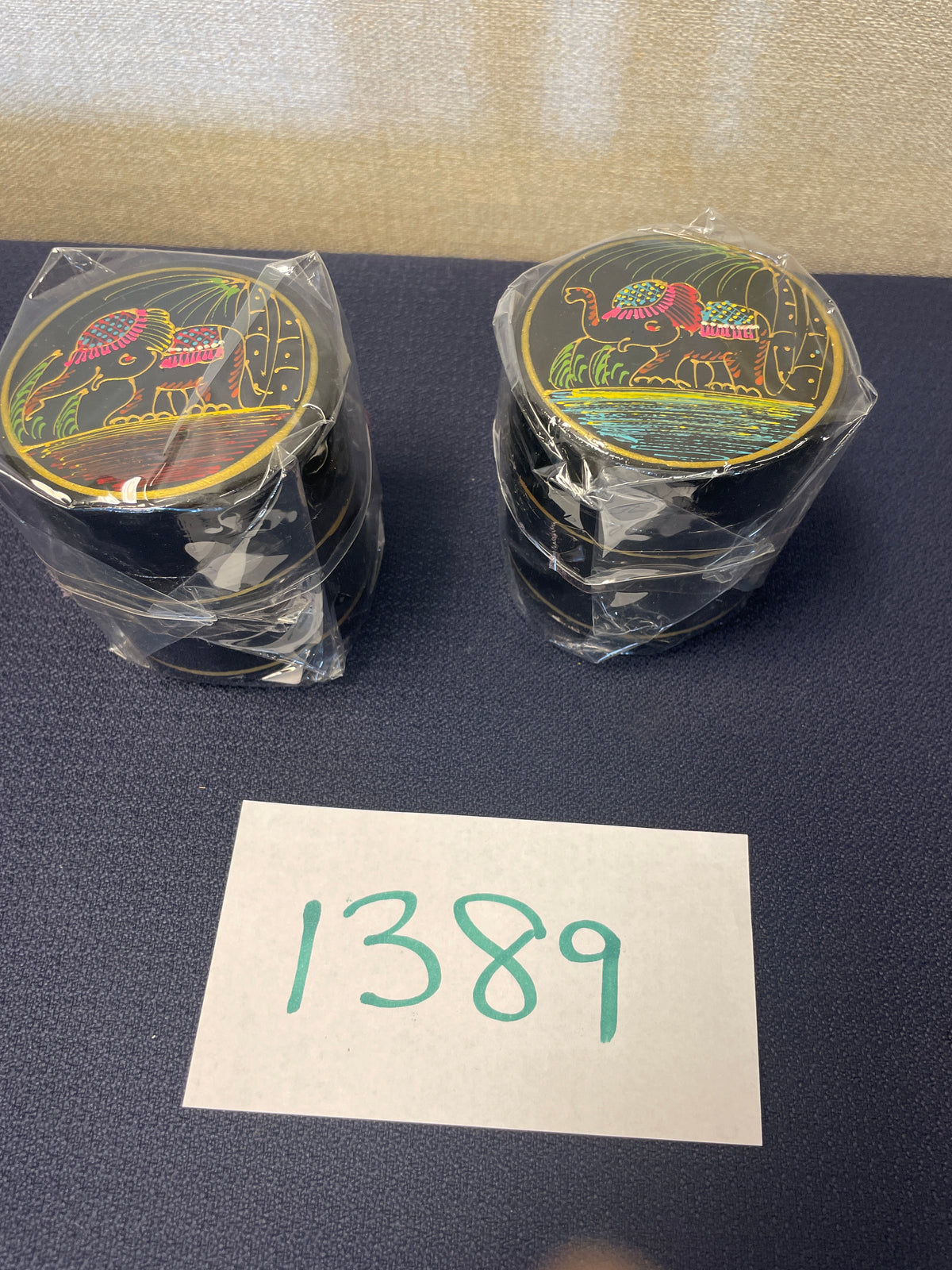 1389-Rounded Box with Top
