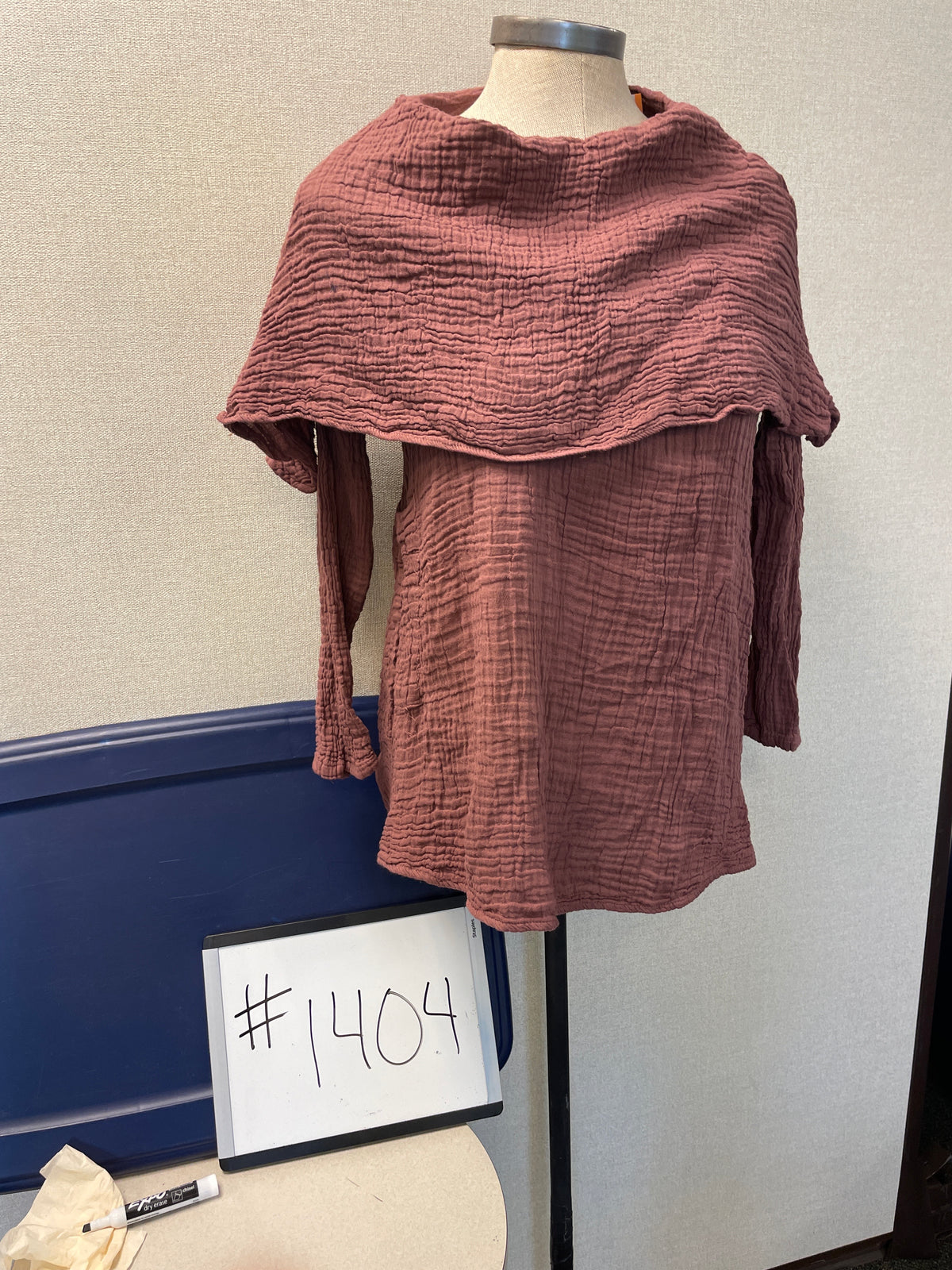 1404-Shaw Neck Top mauve