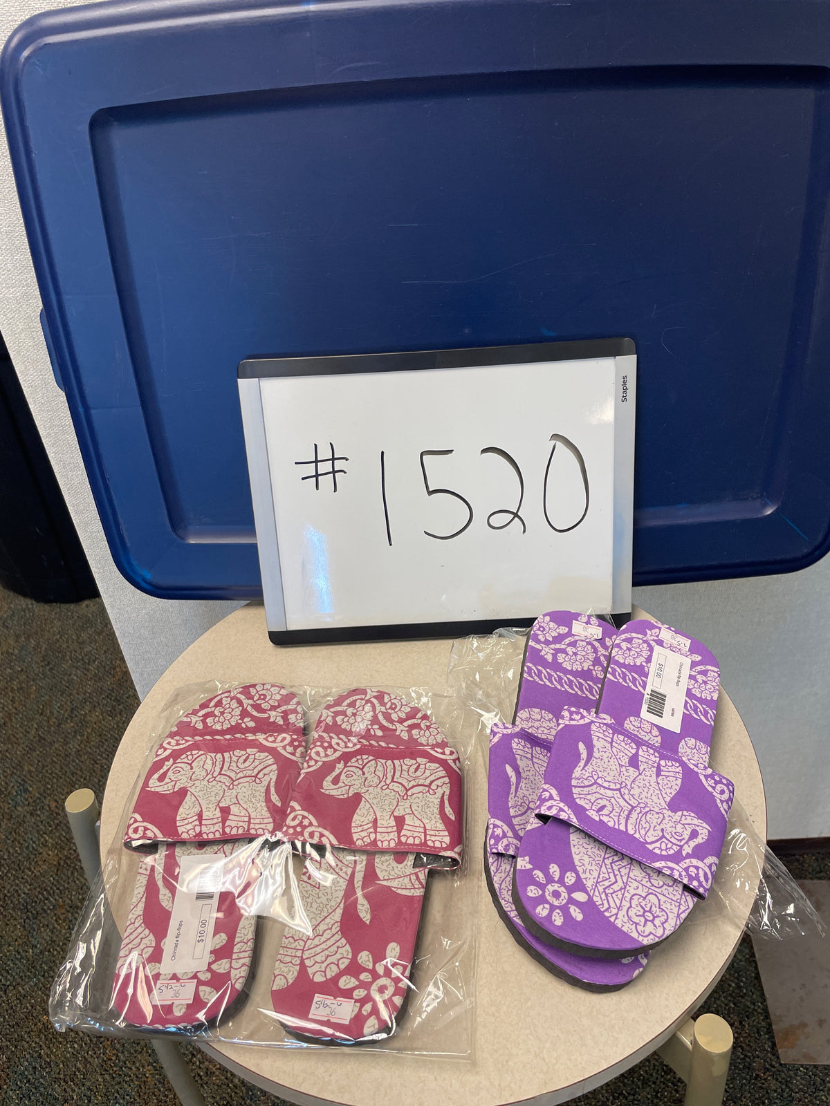 1520-Chinrada flip-flops