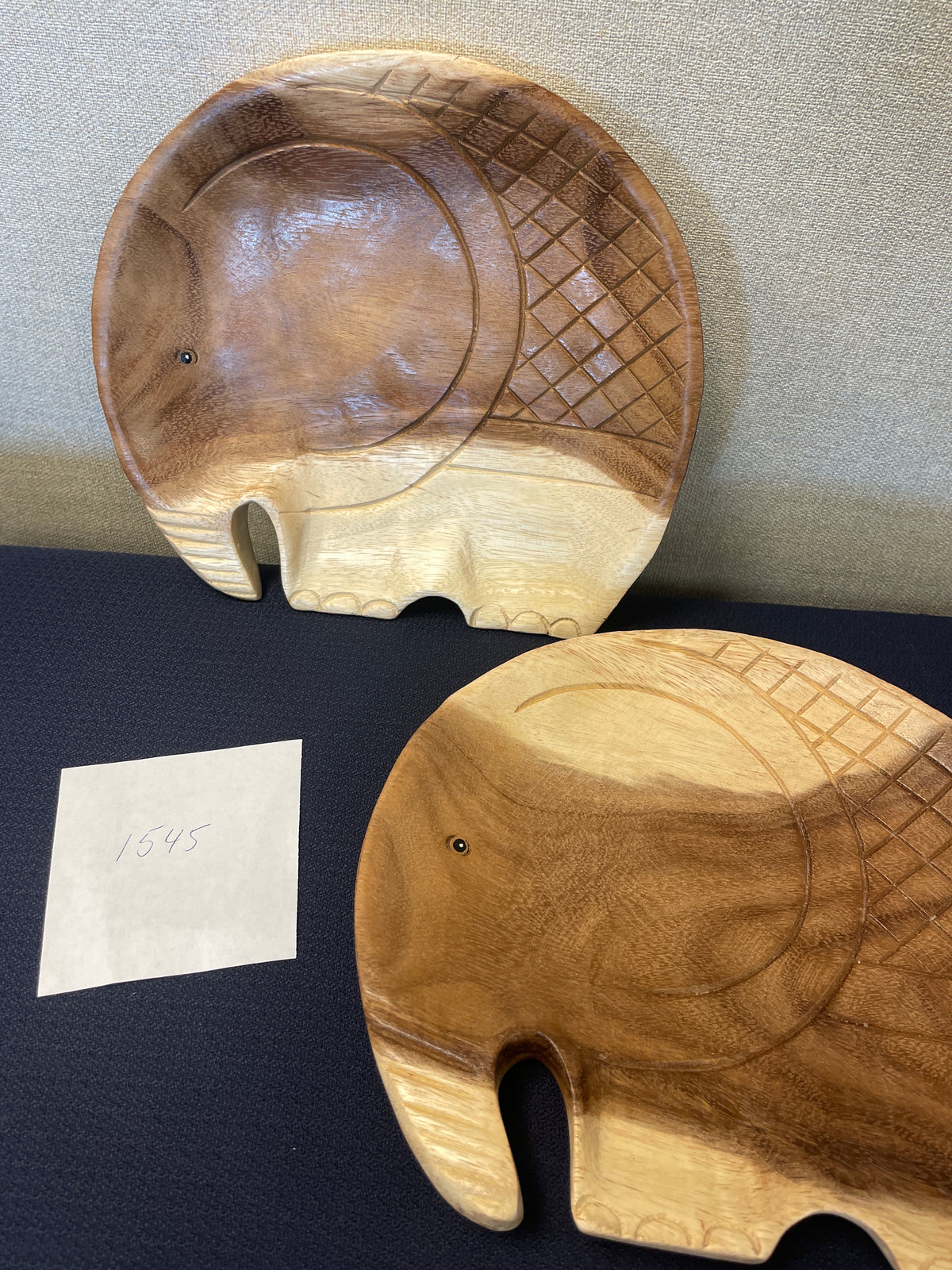 1545-Tray Elephant Shaped 10"