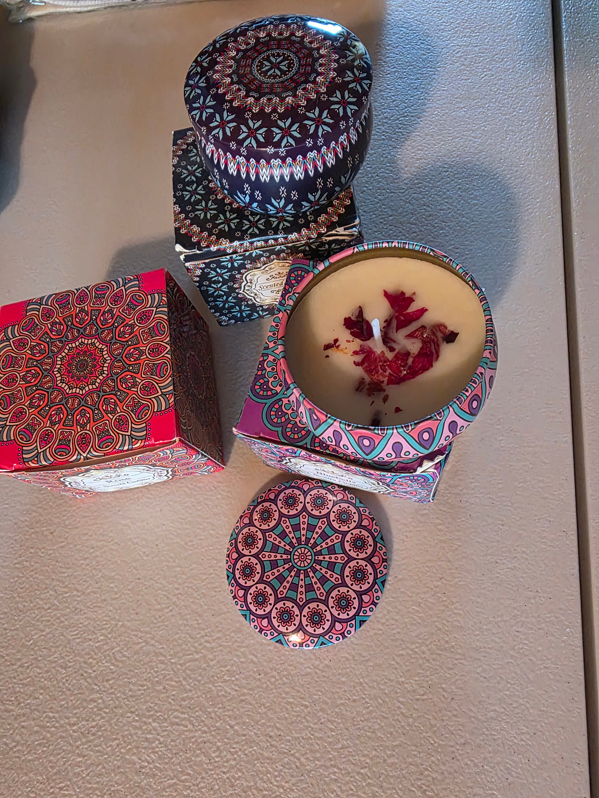 1538-Botanical Candle with Lid 2.25" Round
