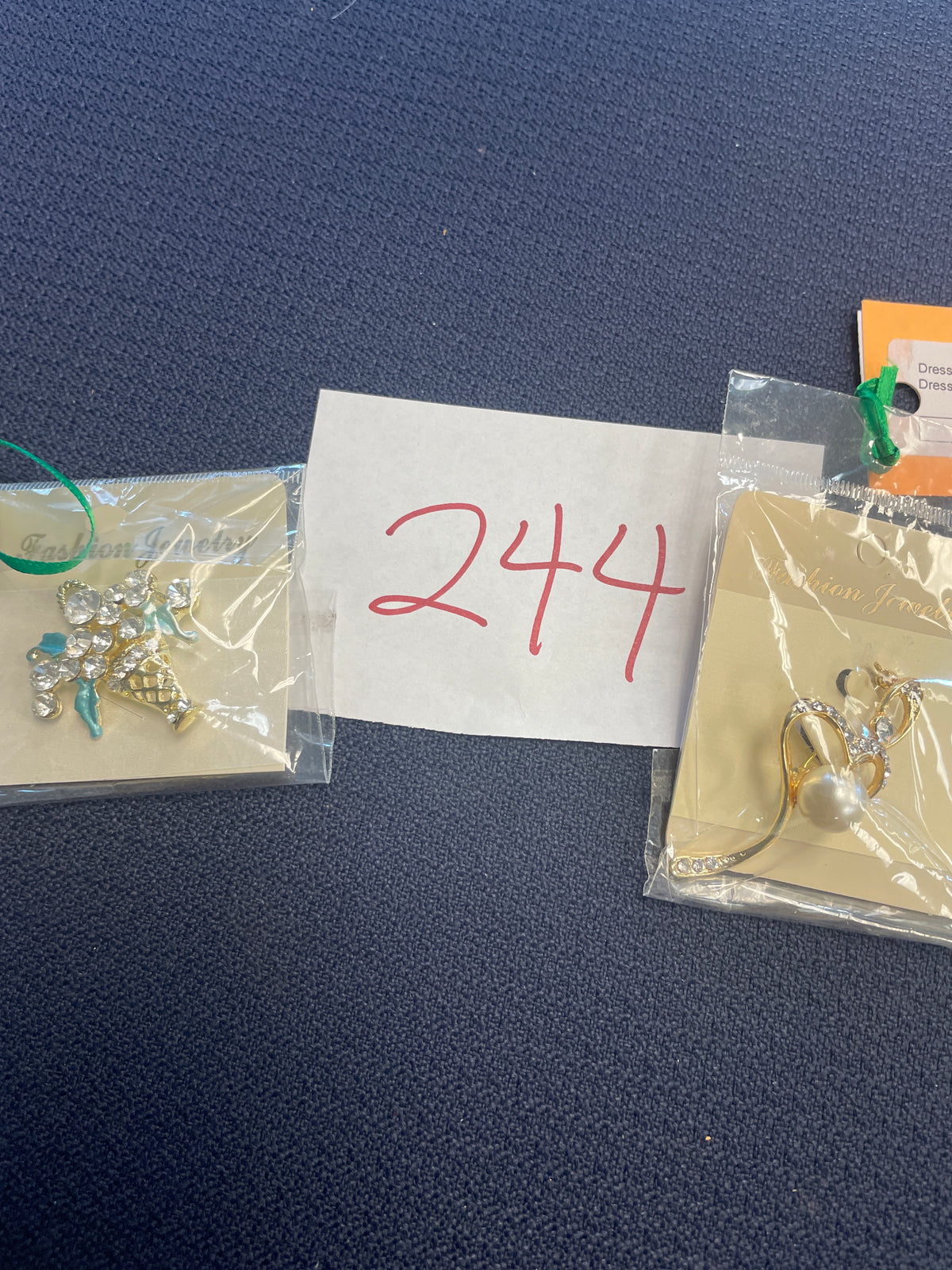244-Dress Pins