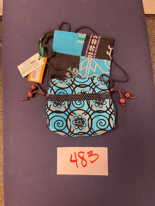 483-Lined Zipper Pouch Medium